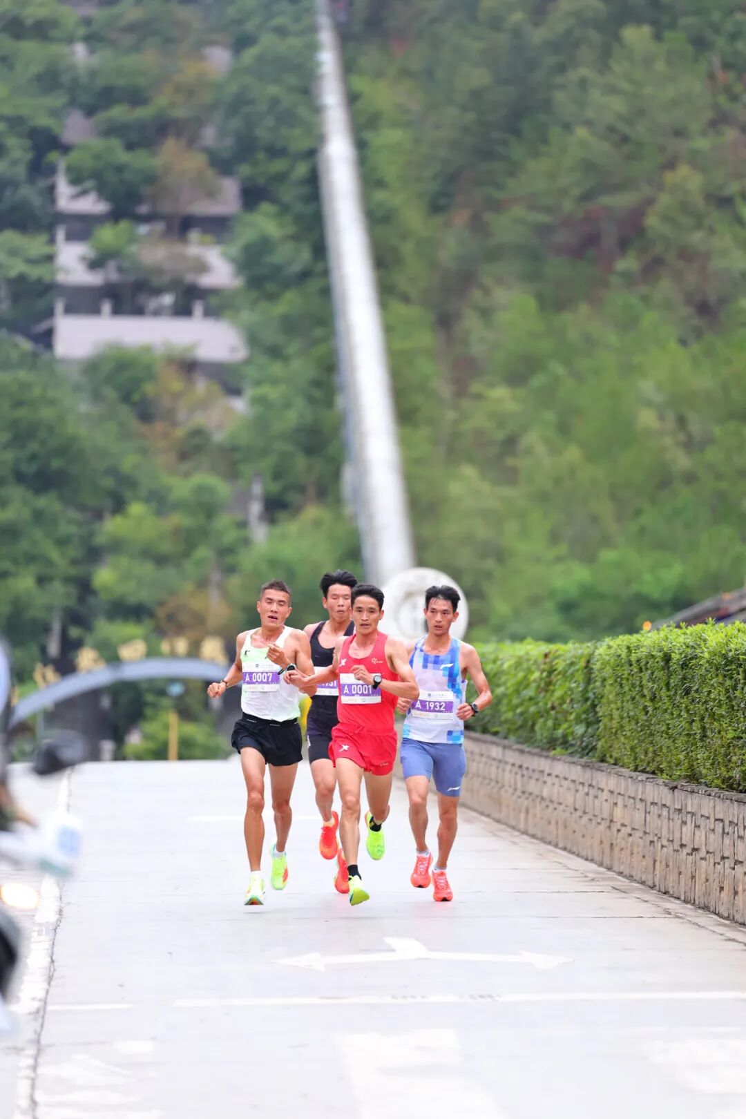 跑步比赛中传来令人惊叹的奇迹 跑步比赛中传来令人惊叹的奇迹