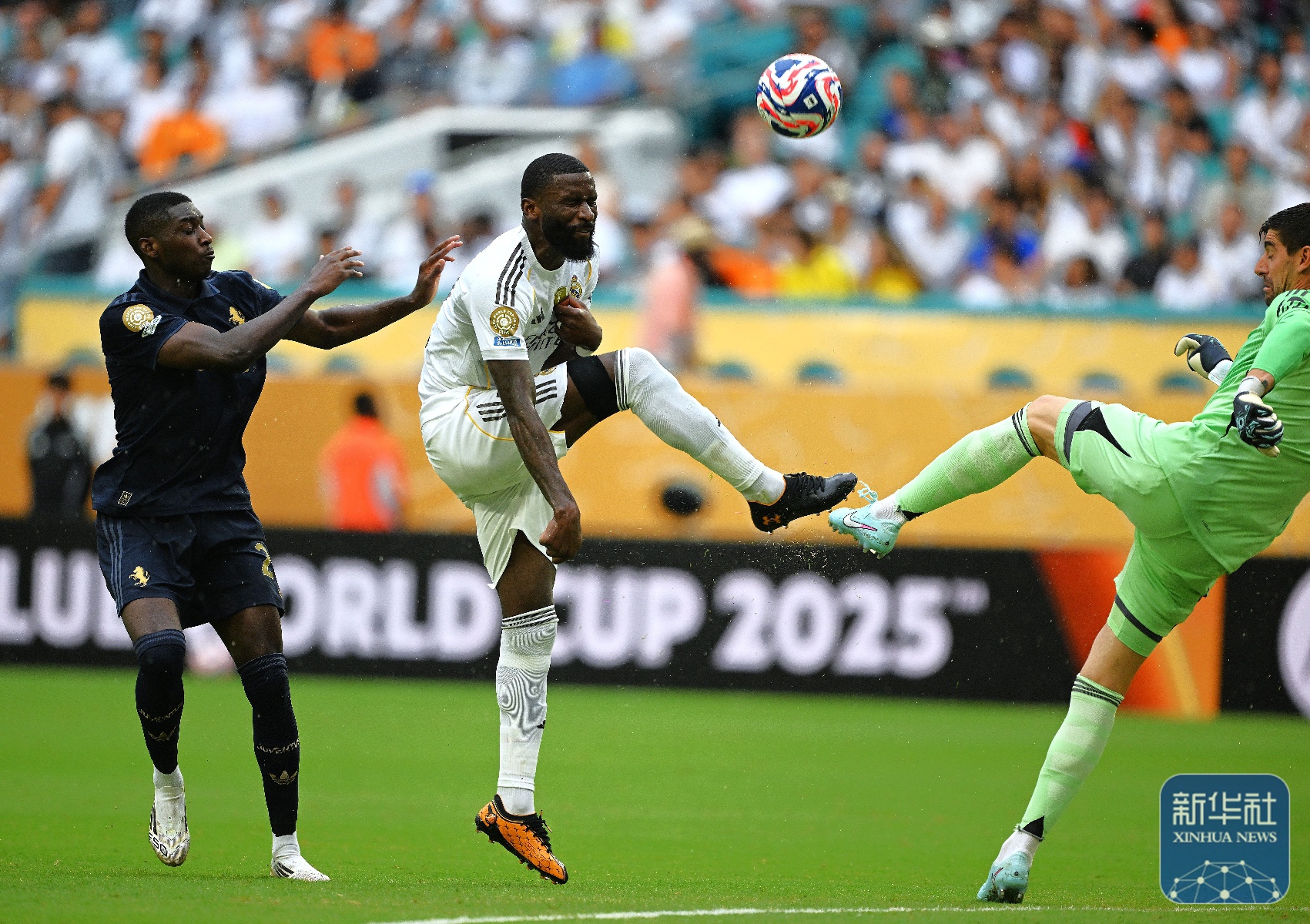 皇家马德里客场战胜强敌,晋级八强的简单介绍 皇家马德里客场战胜强敌,晋级八强的简单介绍