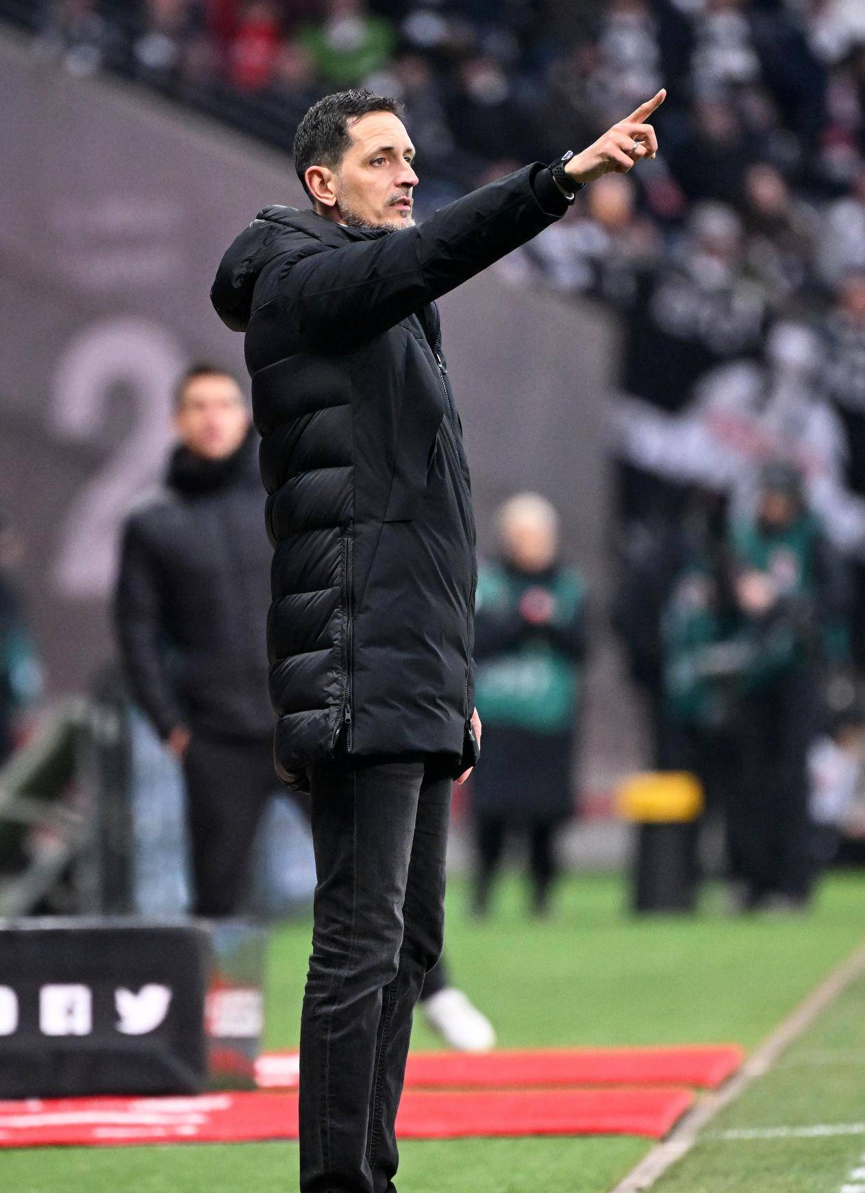 法兰克福客场战胜对手,展现生存能力的简单介绍 法兰克福客场战胜对手,展现生存能力的简单介绍