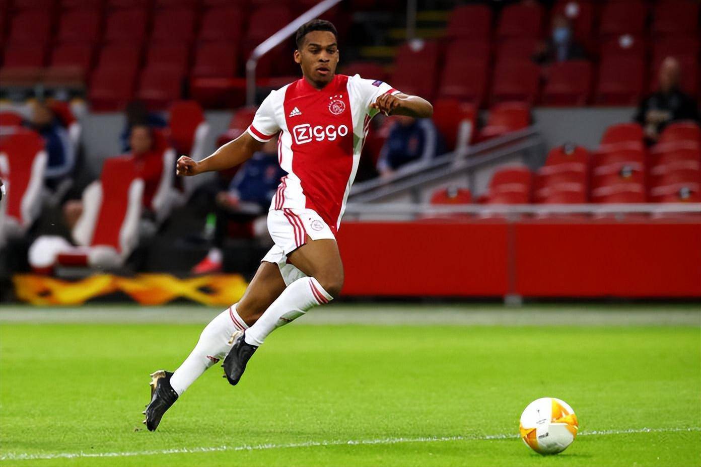 包含阿森纳点球大战复制奇观，枪手主场孤军奋战，海布里球场巧打的词条