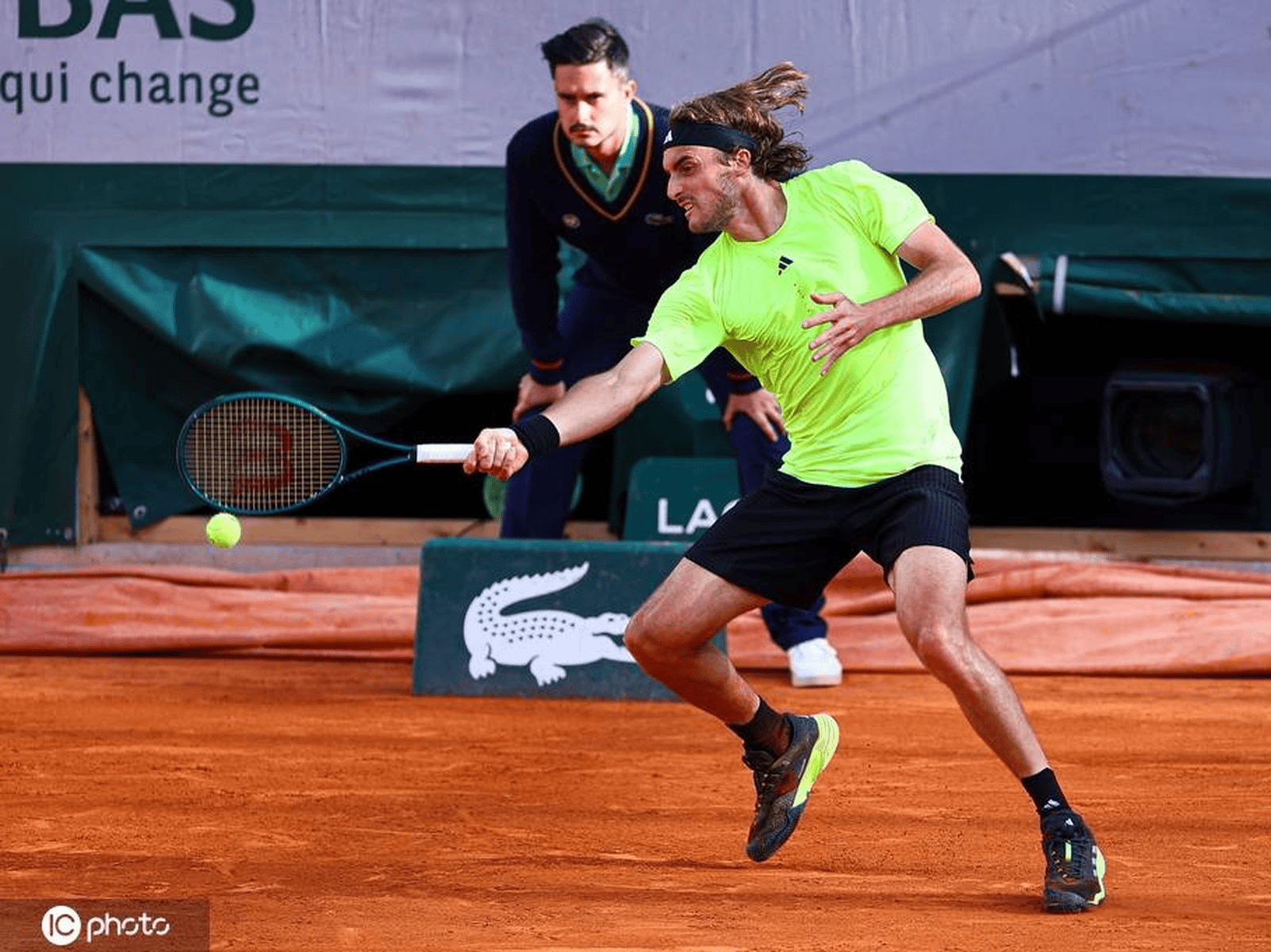 关于法国网球队险胜西班牙网球队,西西帕斯送出助攻的信息 关于法国网球队险胜西班牙网球队,西西帕斯送出助攻的信息