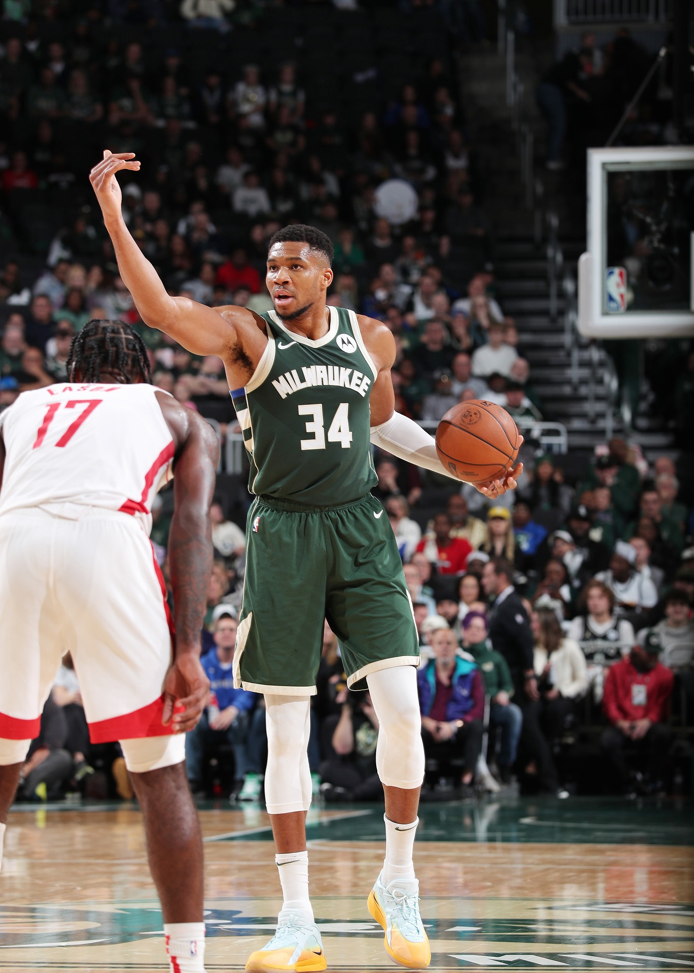 关于雄鹿客场大胜魔术,止步三连胜行列的信息 关于雄鹿客场大胜魔术,止步三连胜行列的信息