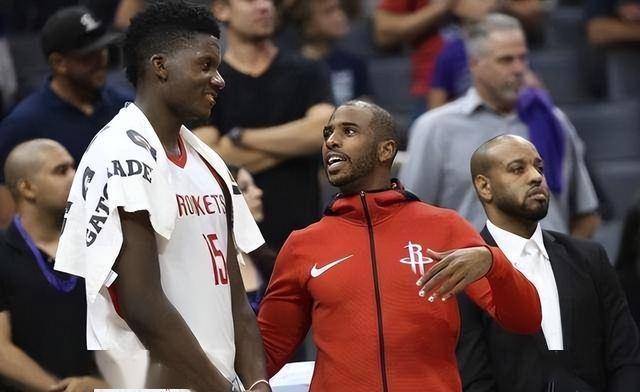 火箭主场险胜灰熊,卡佩拉内线优势明显 火箭主场险胜灰熊,卡佩拉内线优势明显