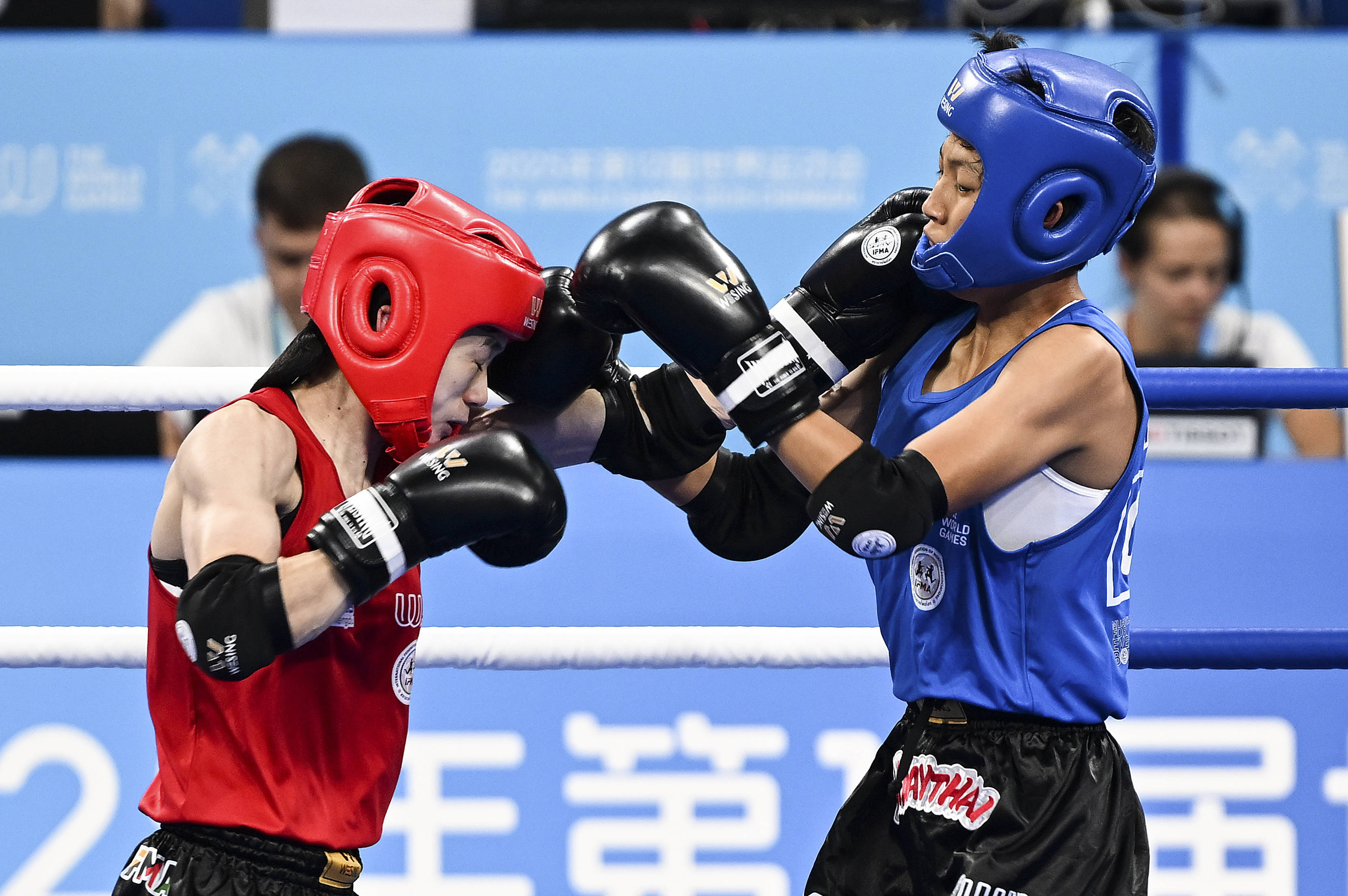 包含拳击选手发挥出色,荣膺最佳MVP的词条 包含拳击选手发挥出色,荣膺最佳MVP的词条