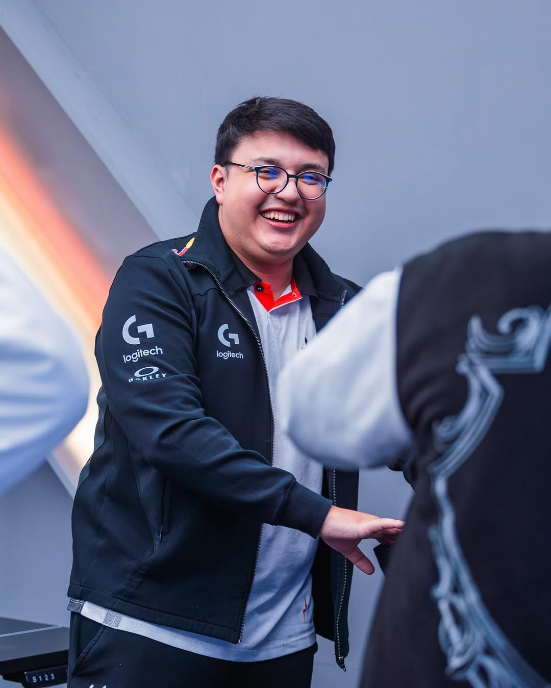 关于CS2场外新闻不断，话题热度爆表的信息