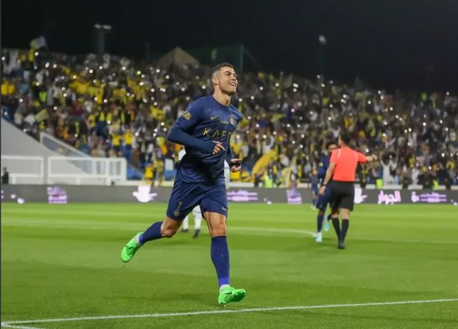 多特蒙德险胜曼联，C罗高光表现的简单介绍