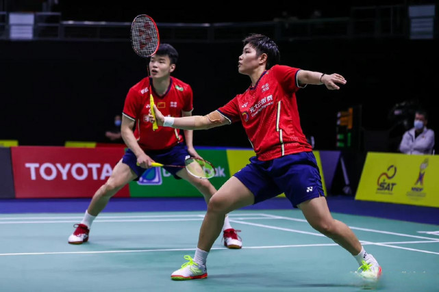 包含马来西亚队碾压丹麦队，黄鸭组合关键制胜的词条