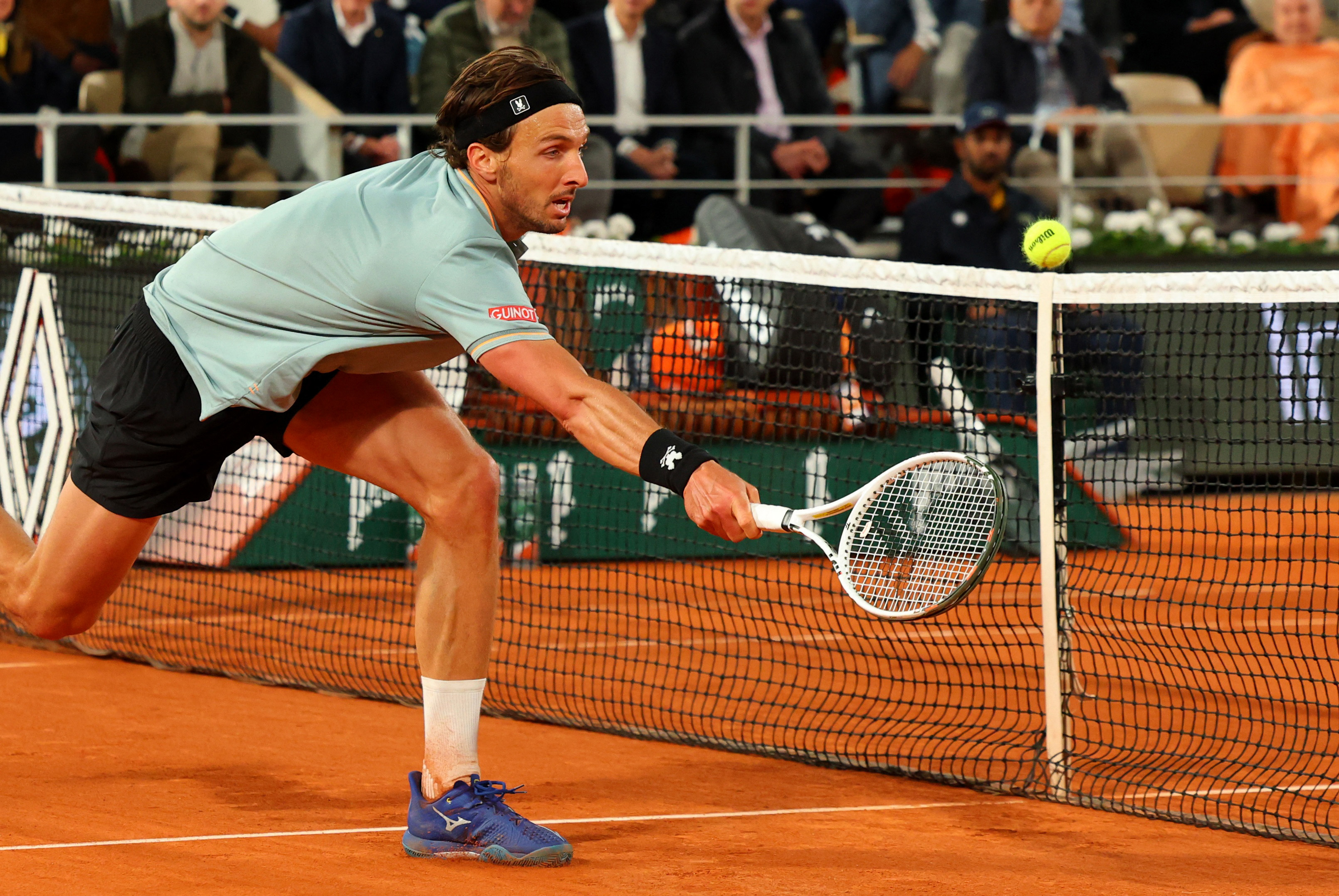 ATP总决赛逆转法网，辛纳刷新纪录