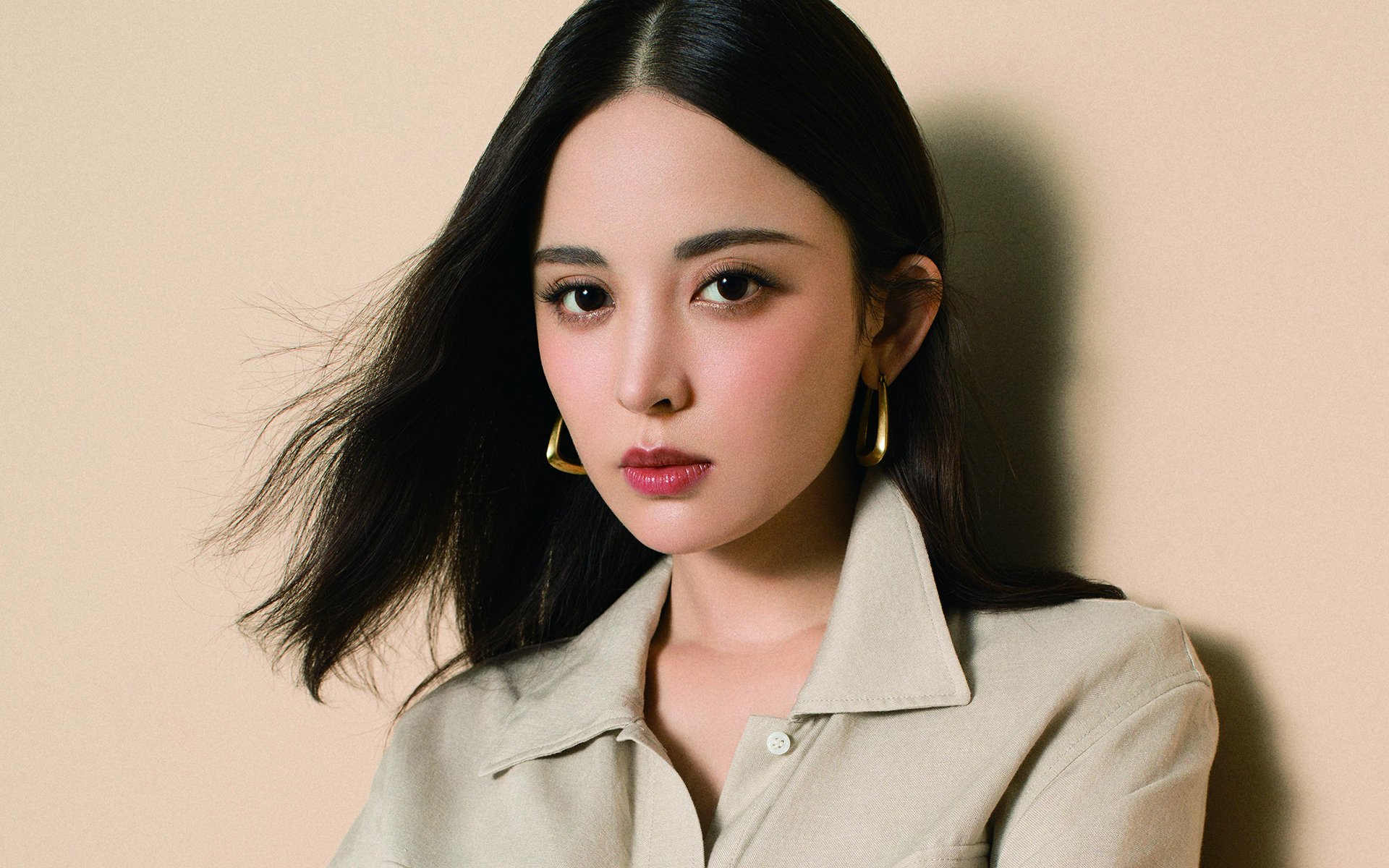 赛道与绿茵的平行时空，摩洛哥F1街道赛上演巴萨国家德比