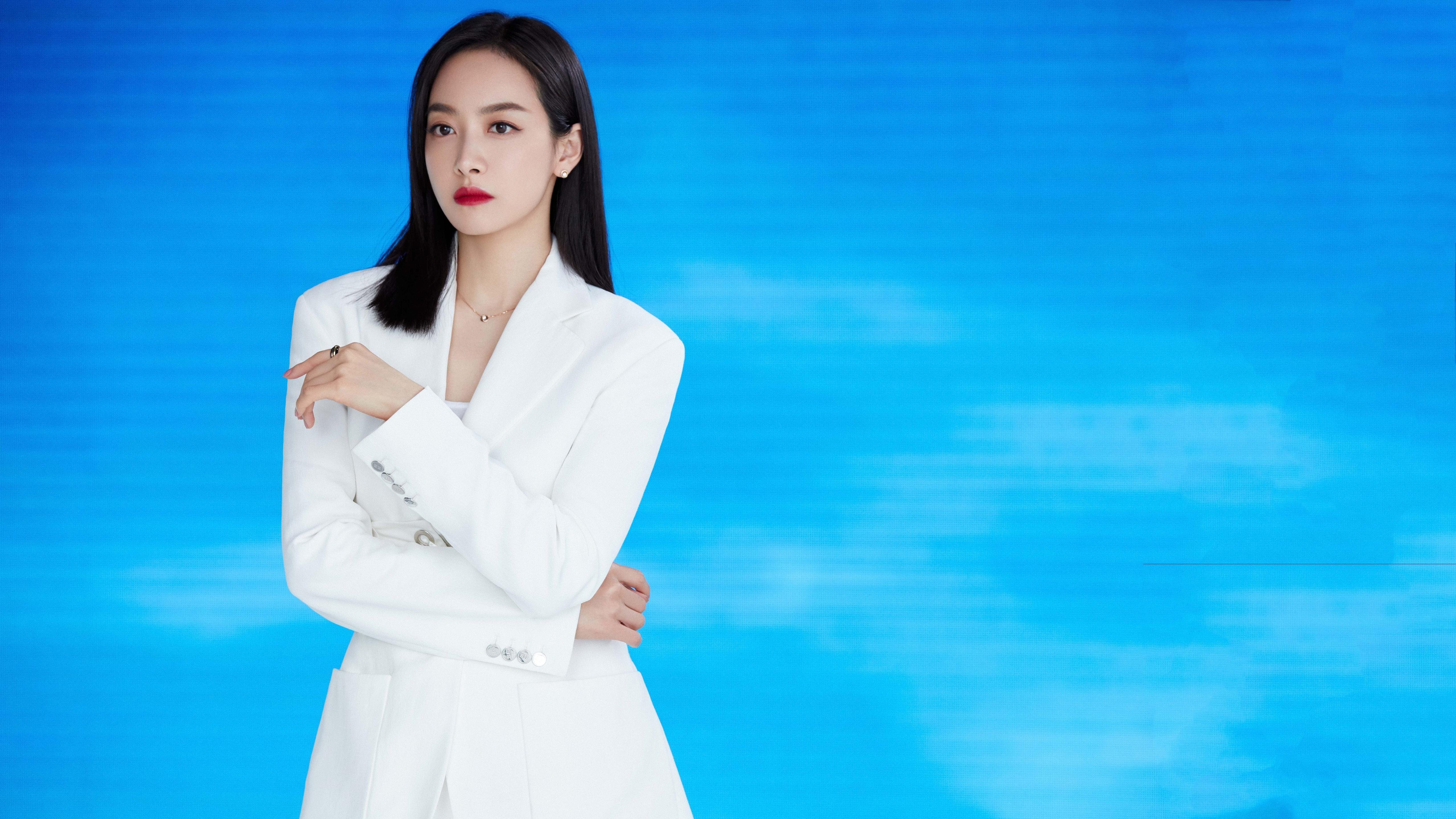 绿茵交响与篮球史诗,当宿命的琴弦在东西半球同时奏响